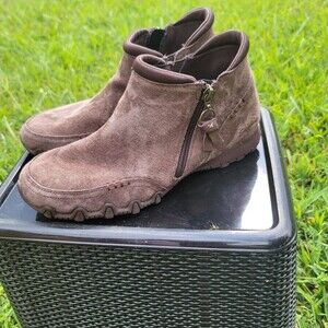 Skechers Zappiest Chocolate Brown Zippered Booties Womens Size 9.5